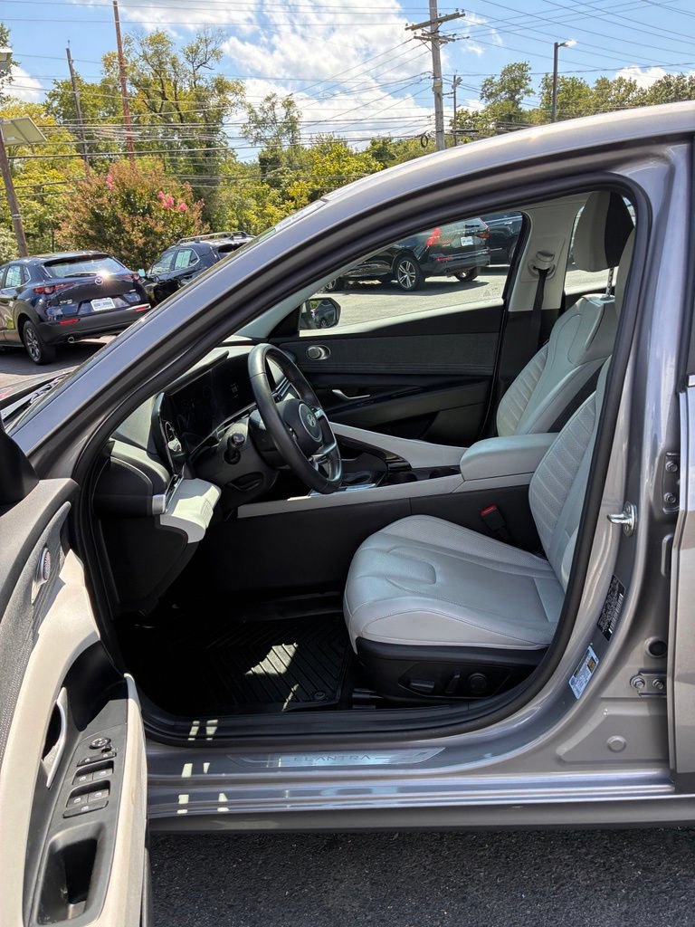 Certified 2024 Hyundai Elantra Limited FWD image 26