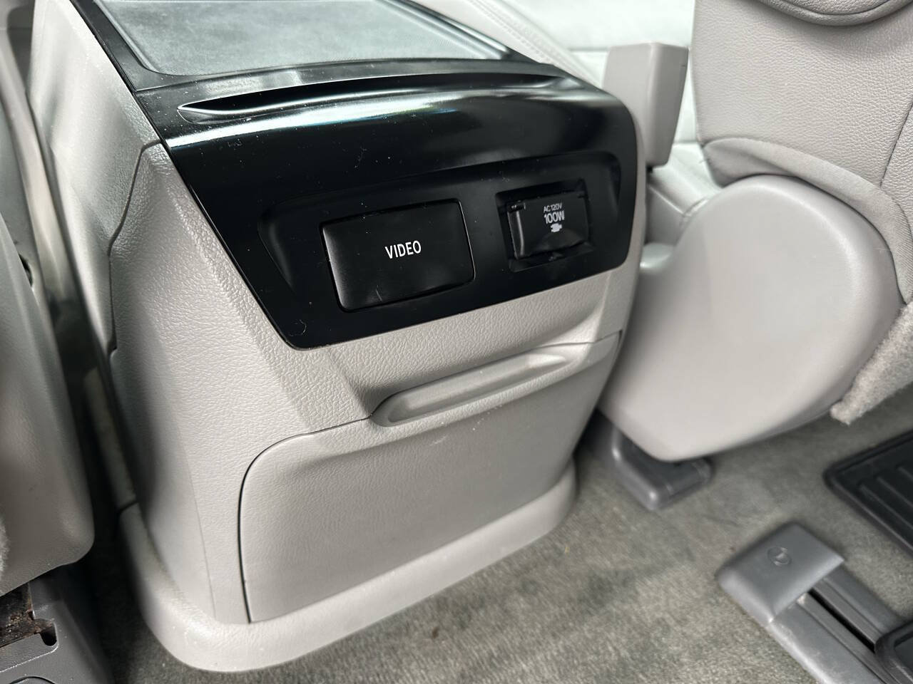 Used 2015 Toyota Sienna XLE Premium AWD/4WD image 9