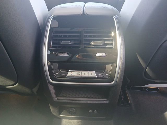 New 2026 BMW X5 sDrive40i image 14