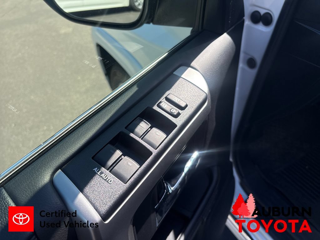 Used 2024 Toyota 4Runner Limited AWD/4WD image 18