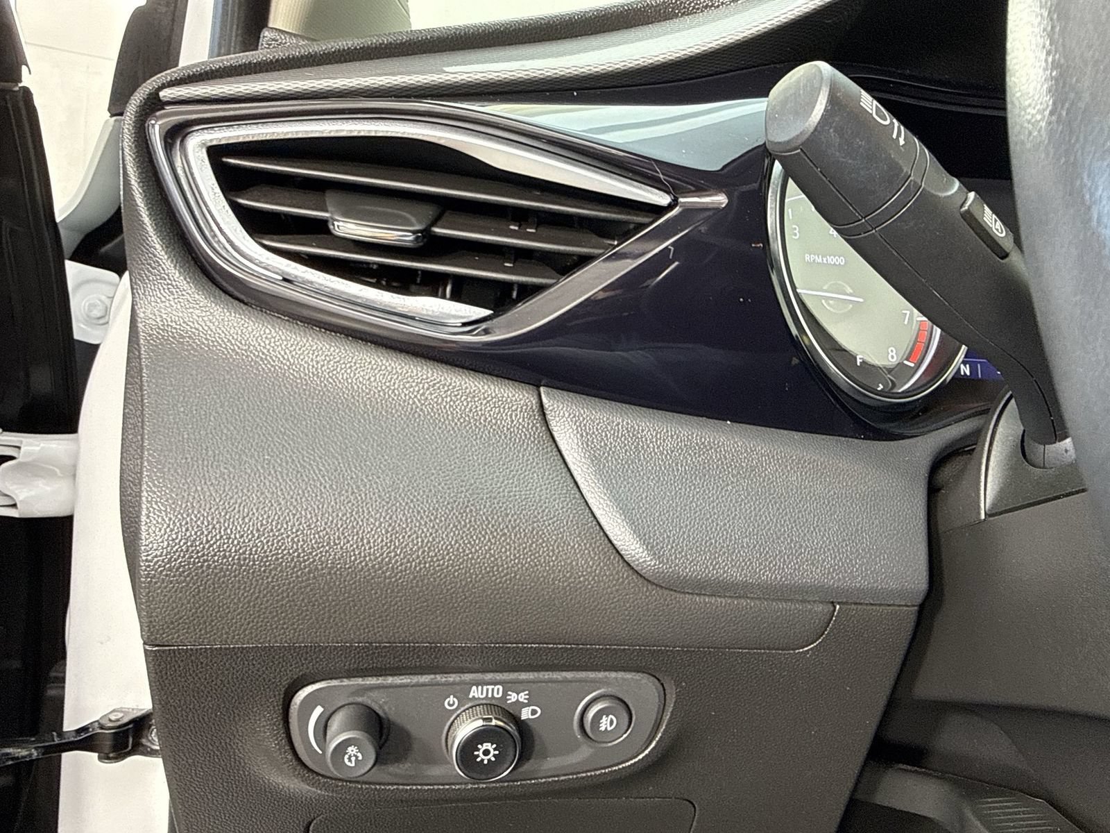 Used 2021 Buick Encore GX Essence FWD image 14