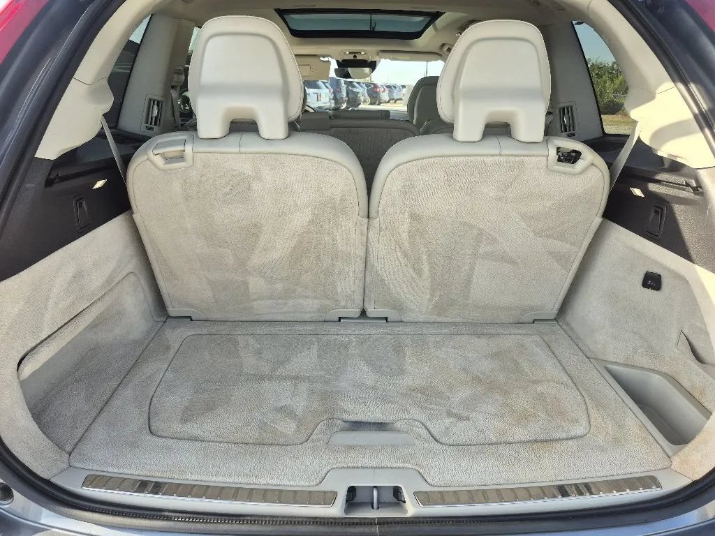 Used 2016 Volvo XC90 T8 Inscription w/ Vision Package AWD/4WD image 28