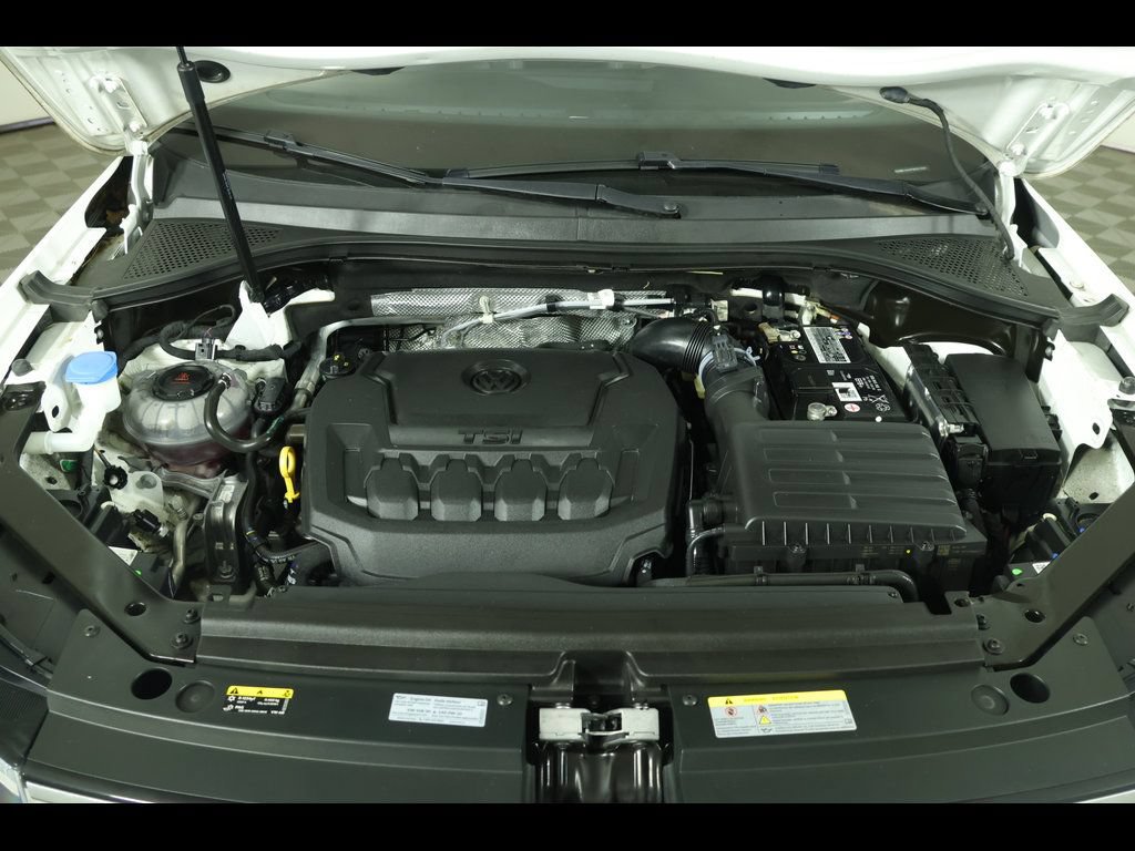Used 2023 Volkswagen Tiguan SE w/ Panoramic Sunroof Package FWD image 21