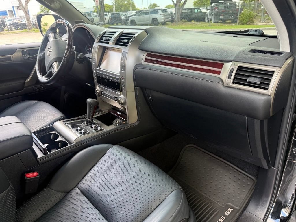 Used 2017 Lexus GX 460 Luxury AWD/4WD image 46