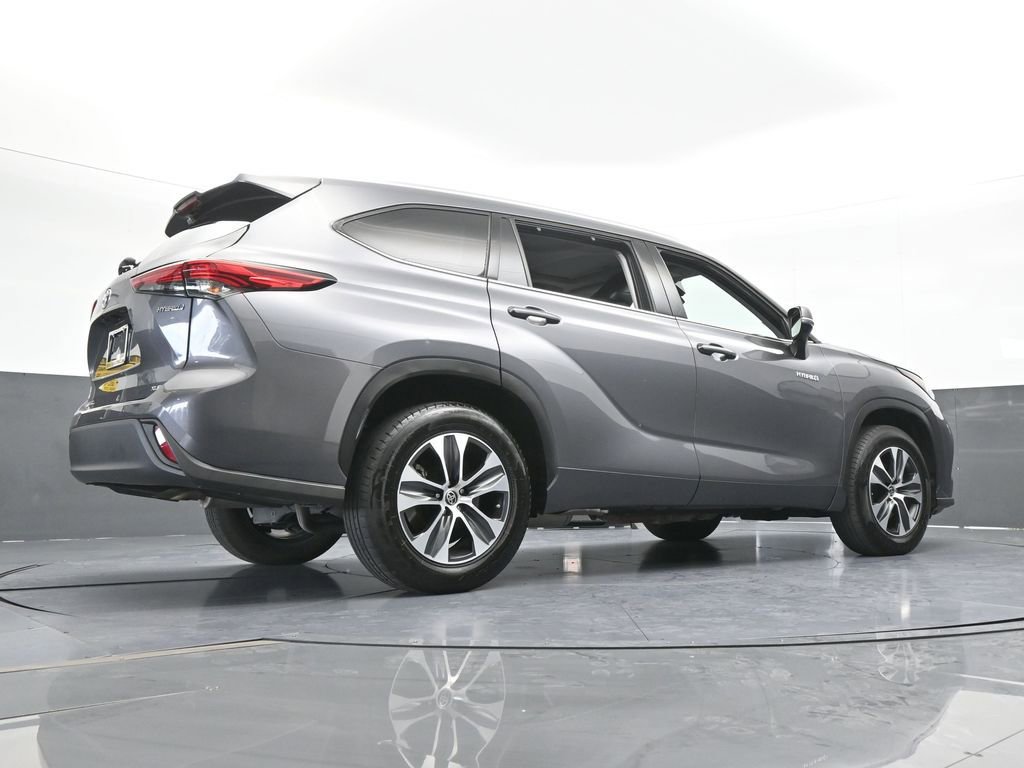 Used 2021 Toyota Highlander XLE FWD image 60