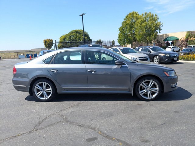 Used 2014 Volkswagen Passat TDI SEL Premium FWD image 4