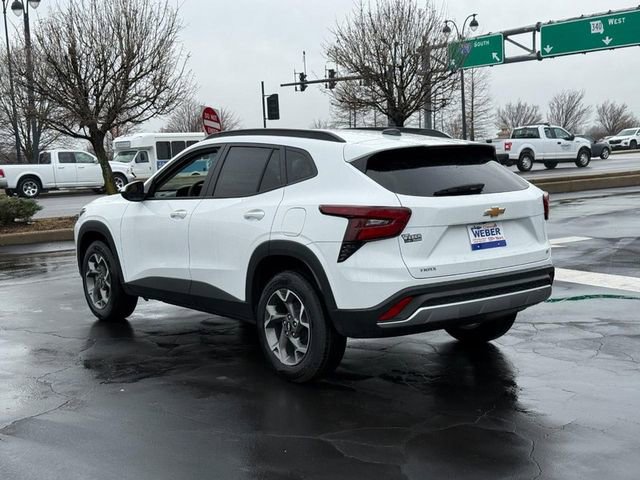 Used 2025 Chevrolet Trax LT w/ Driver Confidence Package image 3