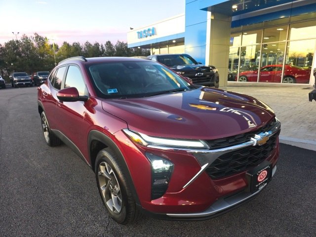 Used 2025 Chevrolet Trax LT