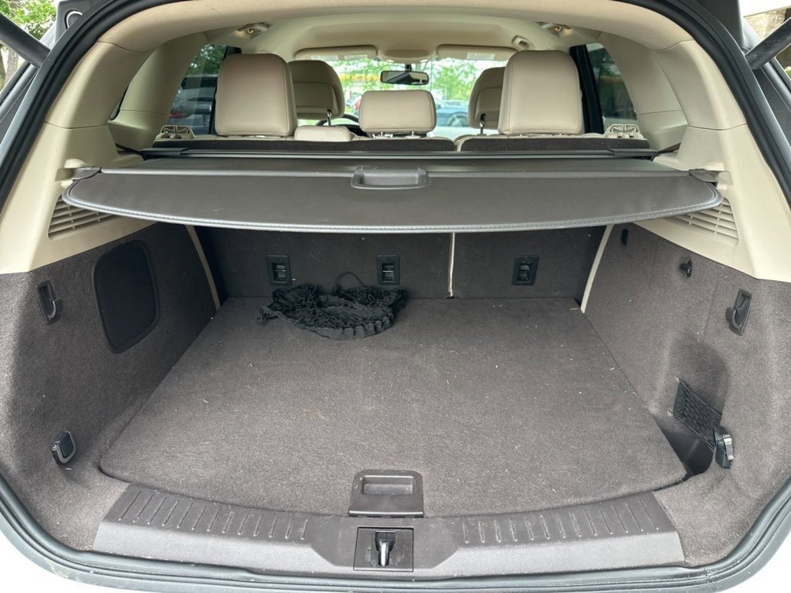 Used 2019 Lincoln MKC Premiere FWD image 13