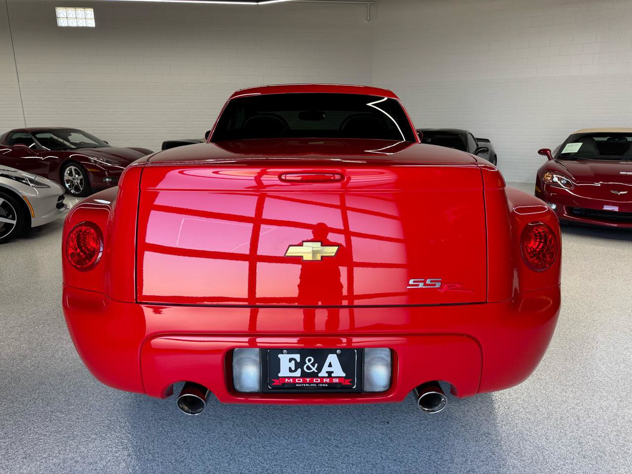 Used 2003 Chevrolet SSR w/ Preferred Equipment Group RWD image 10