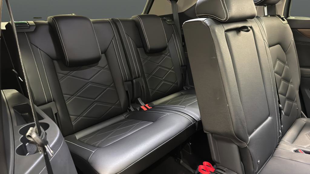 Used 2025 Volkswagen Atlas SE w/ Panoramic Sunroof Package AWD/4WD image 26