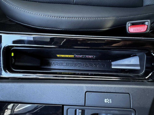 Used 2025 Toyota Prius image 36