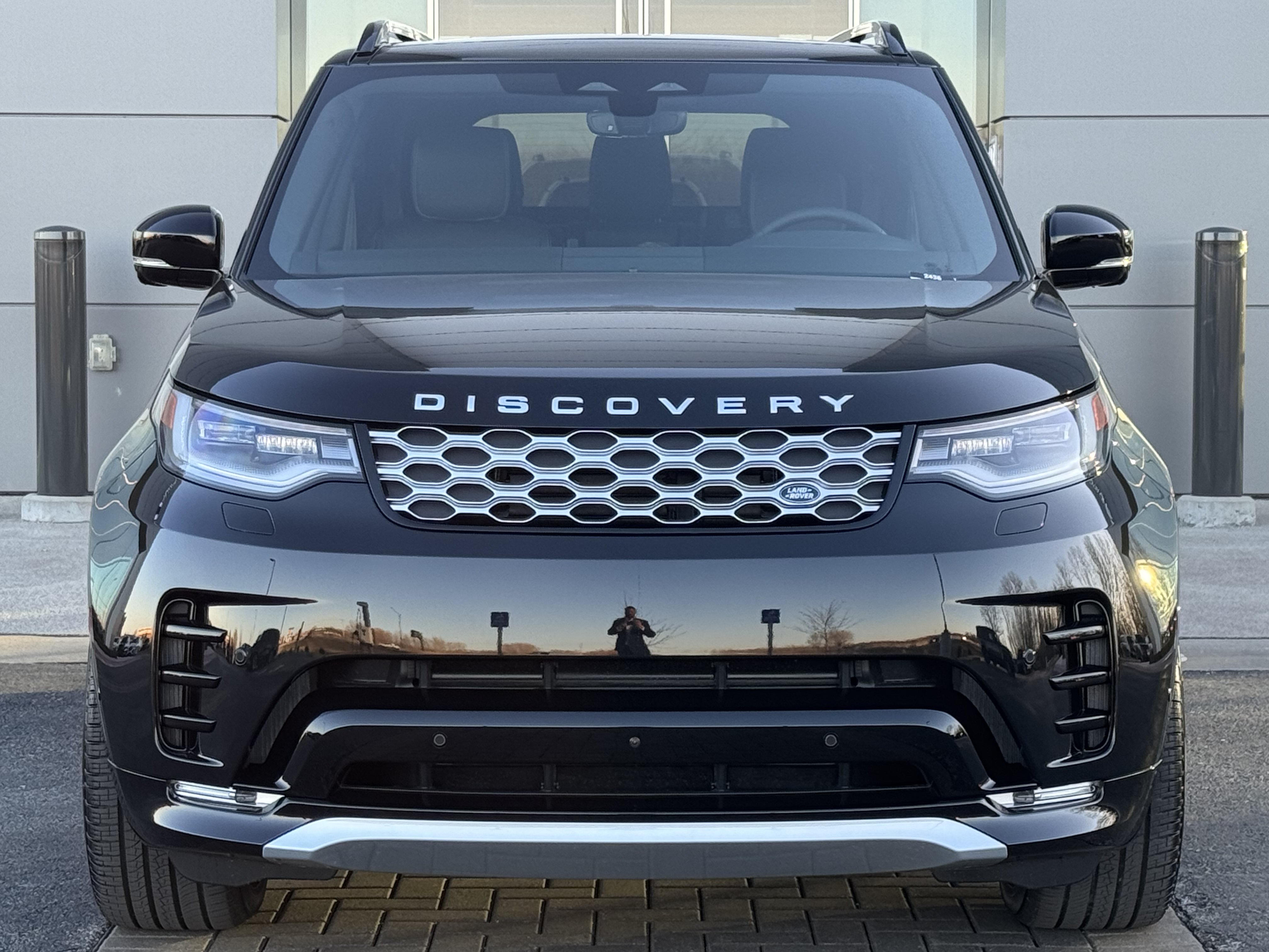 New 2026 Land Rover Discovery Limited Edition AWD/4WD image 8