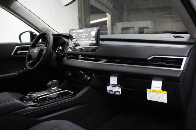 New 2026 Mitsubishi Outlander Trail Edition image 17