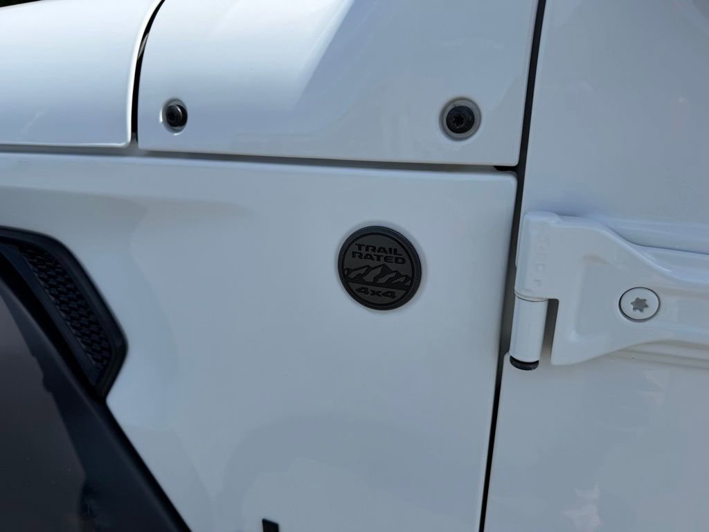 Used 2023 Jeep Wrangler Sport S image 9