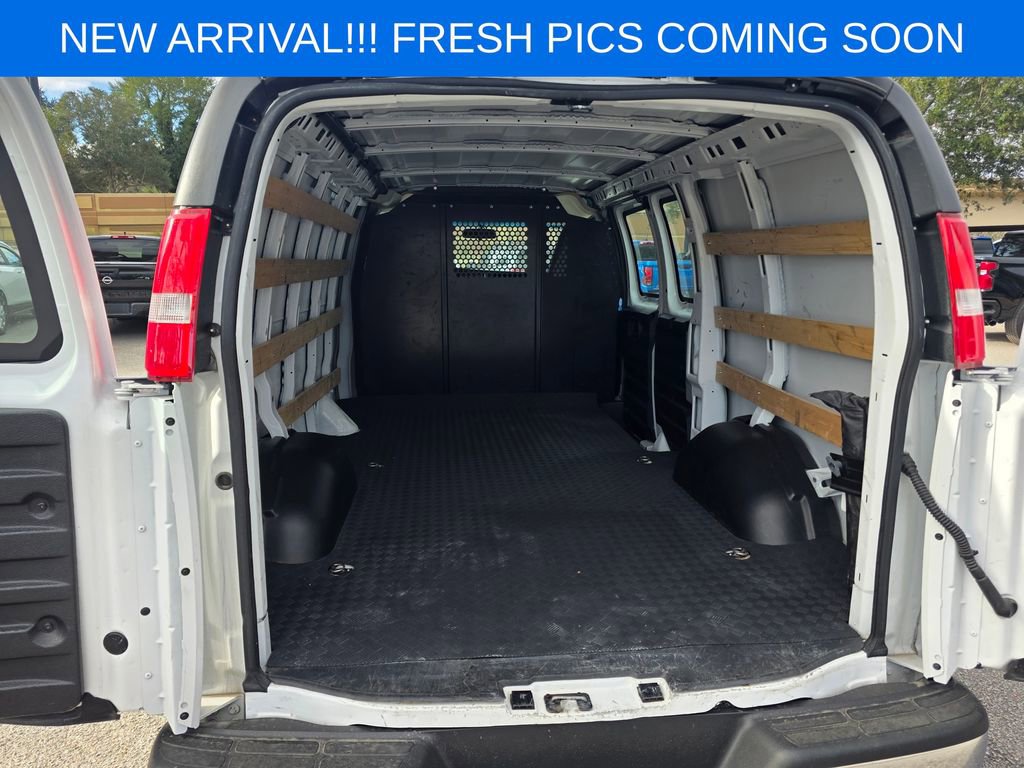 Used 2024 Chevrolet Express 2500 w/ Driver Convenience Package image 7