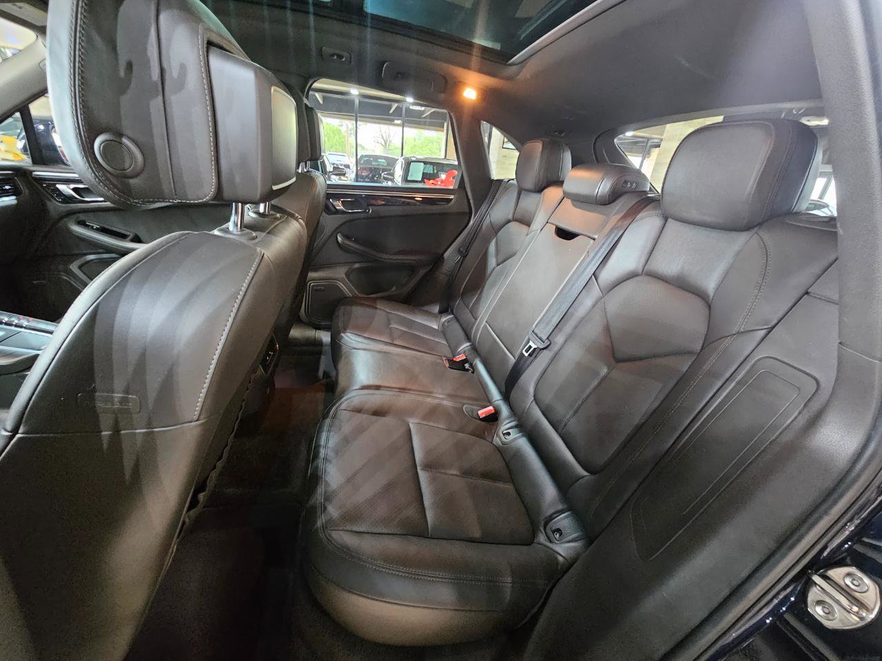 Used 2018 Porsche Macan S AWD/4WD image 25
