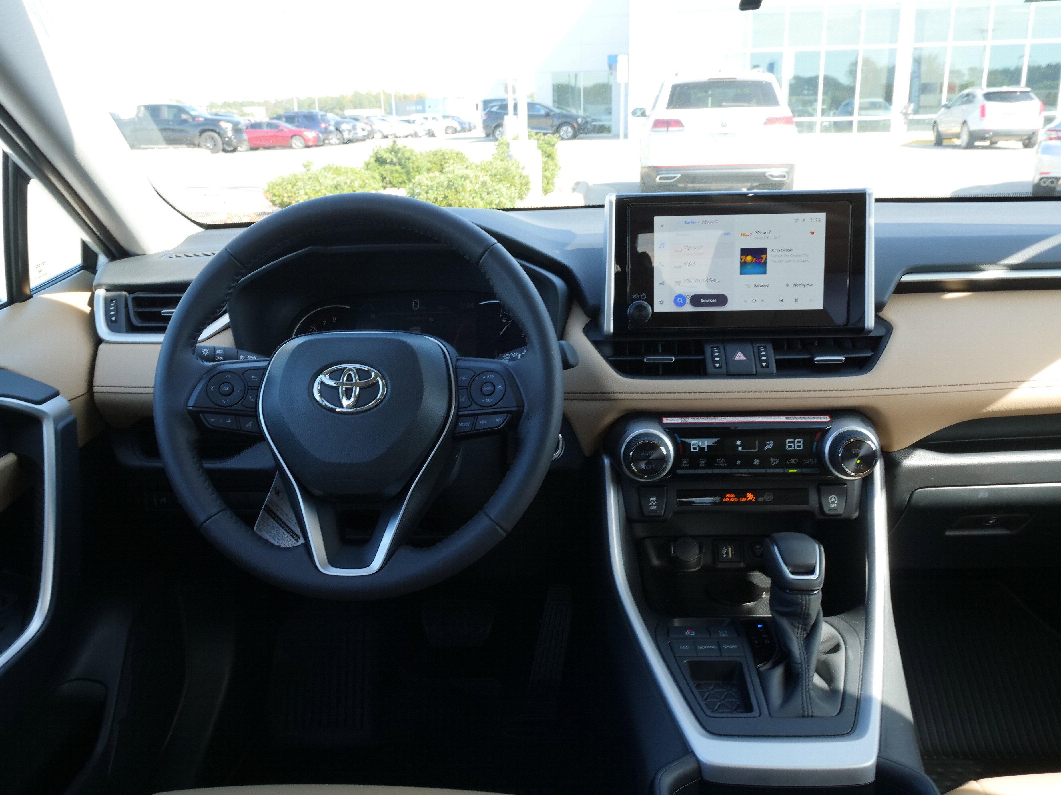 Used 2025 Toyota RAV4 XLE Premium image 20