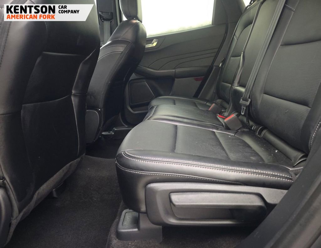 Used 2025 Ford Escape Platinum image 7