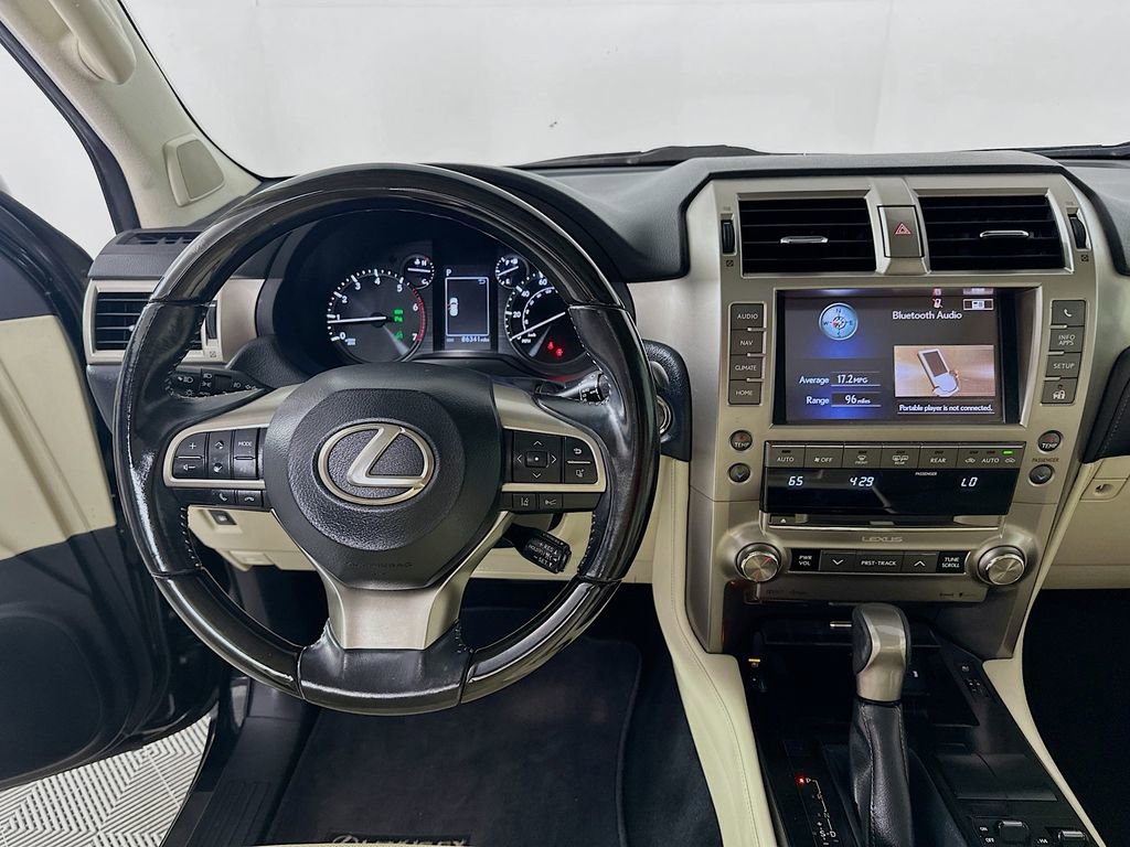 Used 2020 Lexus GX 460 Premium w/ Premium Package image 19