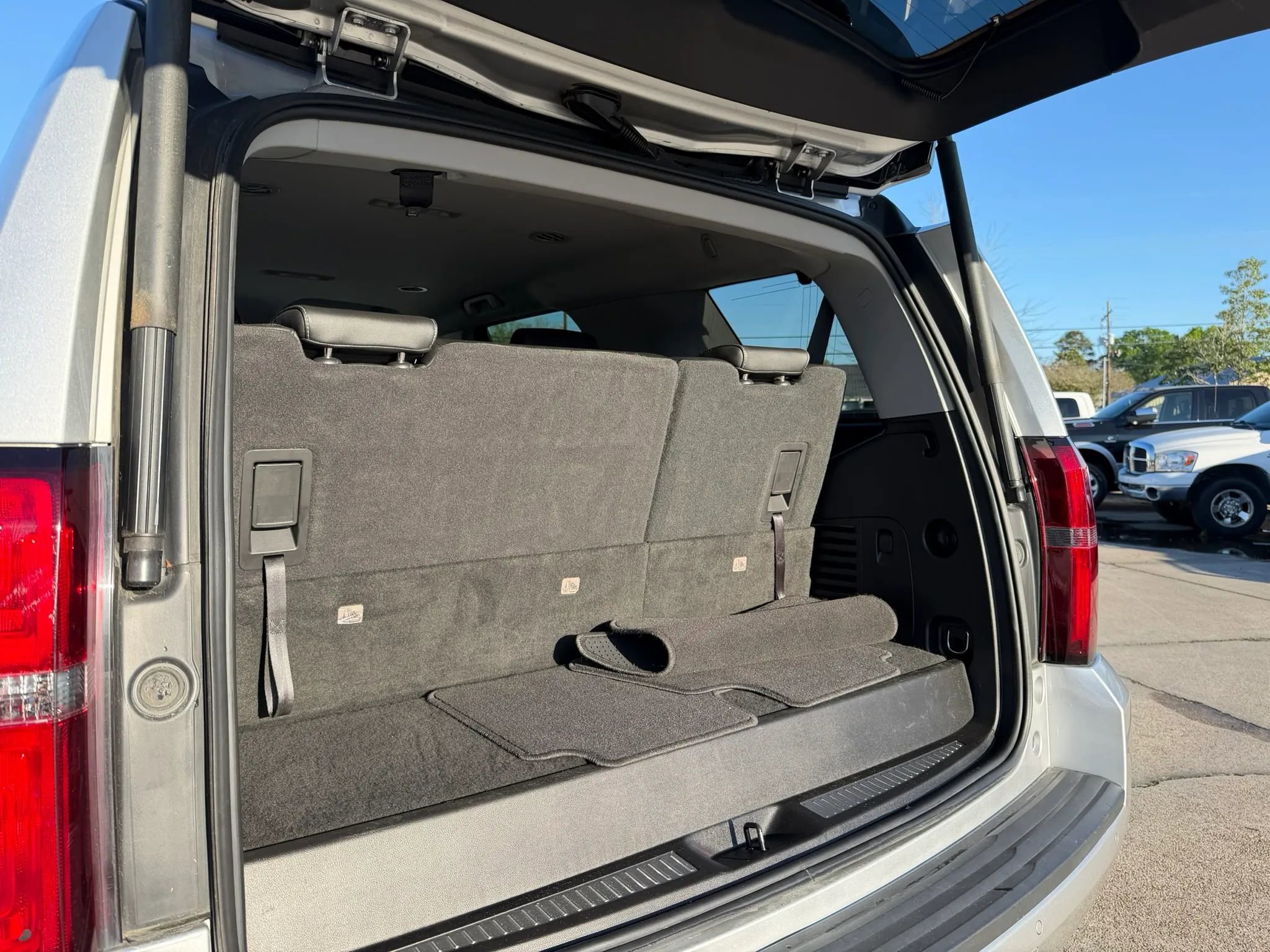 Used 2020 Chevrolet Tahoe LT image 18