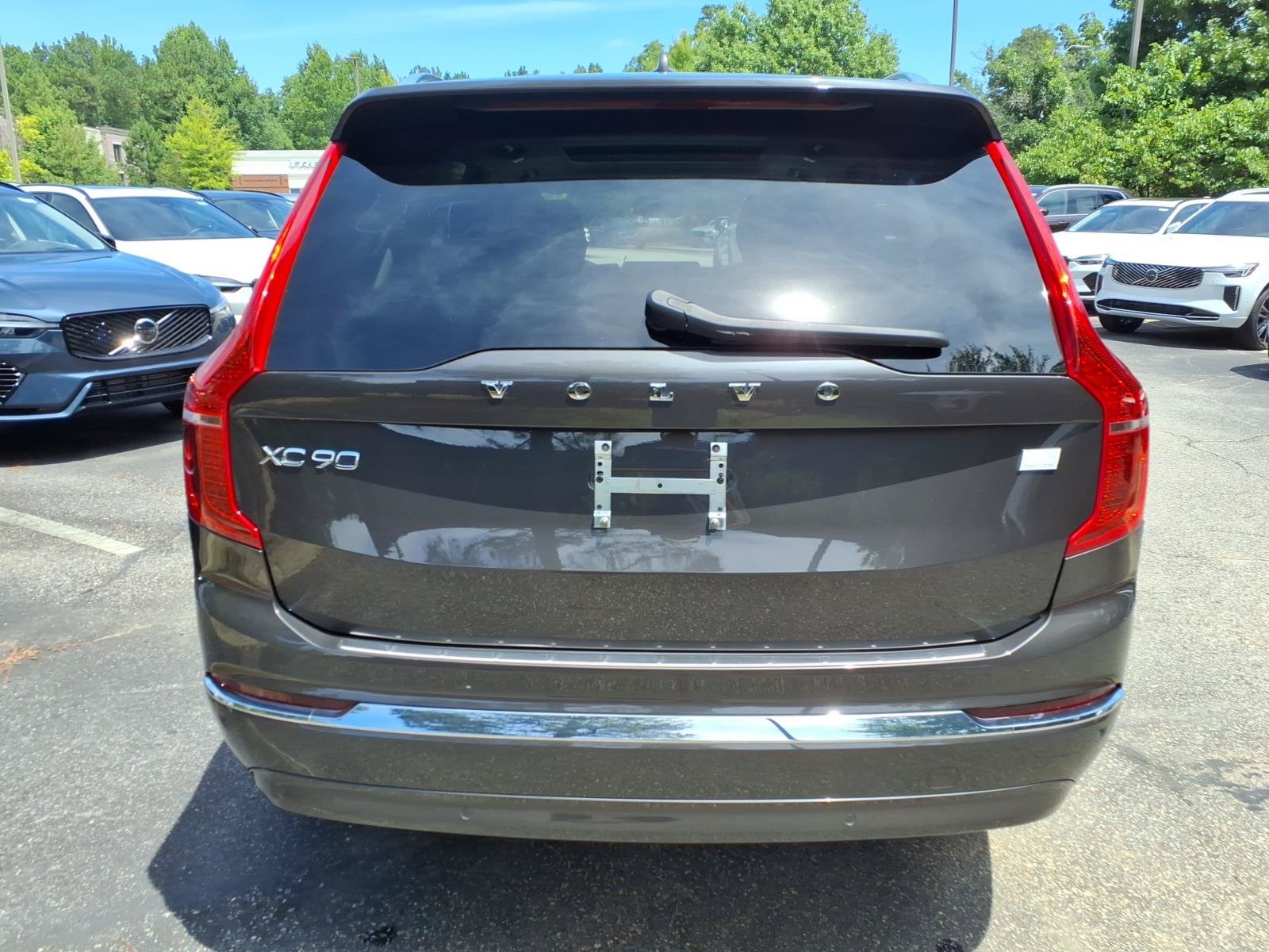 Certified 2024 Volvo XC90 T8 Plus w/ Protection Package Premier AWD/4WD image 4