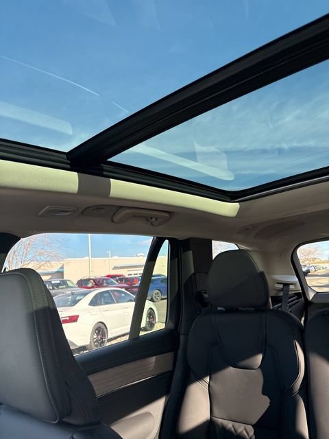 New 2026 Volvo XC90 T8 Plus w/ Protection Package Premier AWD/4WD image 32