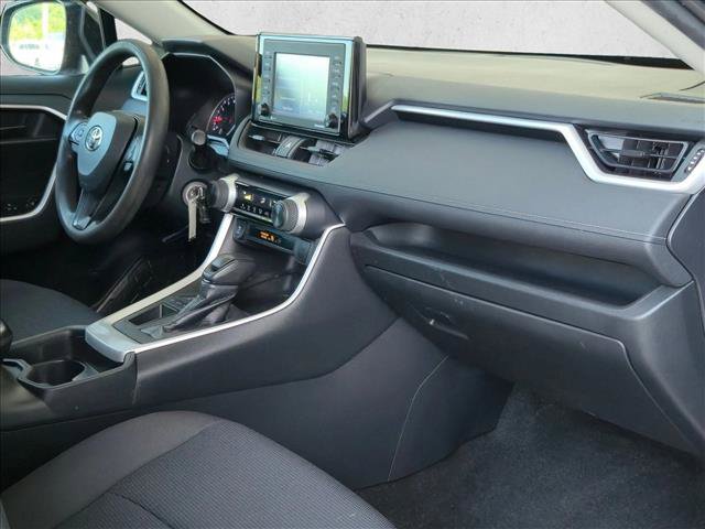 Used 2020 Toyota RAV4 LE FWD image 21
