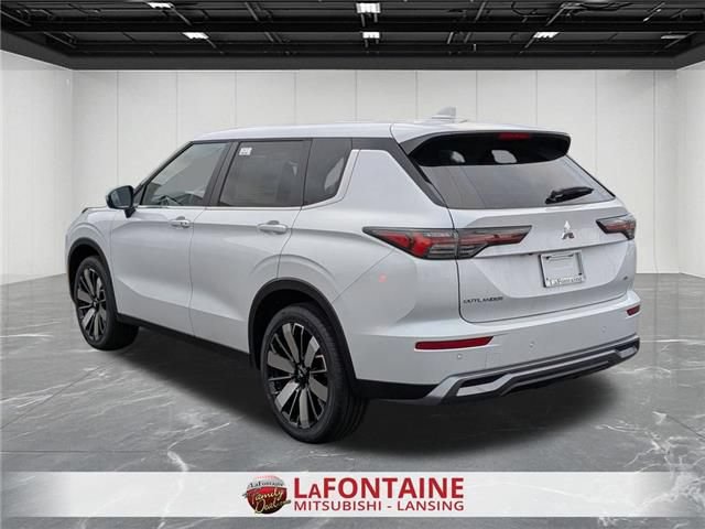 New 2026 Mitsubishi Outlander SE AWD/4WD image 3