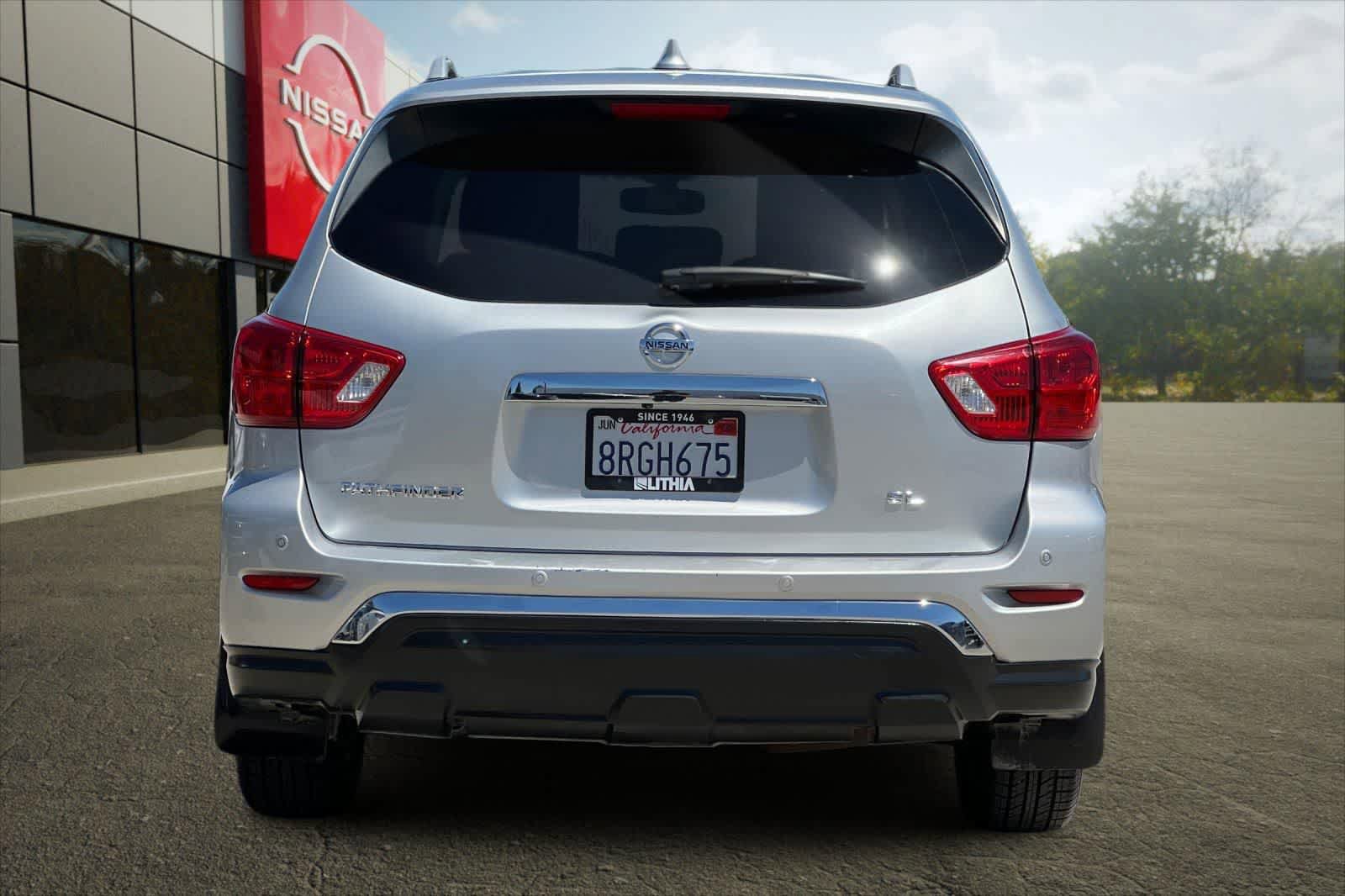 Used 2020 Nissan Pathfinder SL FWD image 8