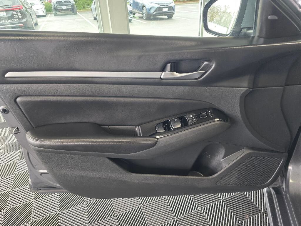 Used 2023 Nissan Altima 2.5 SV image 21