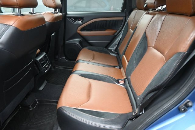 Used 2025 Subaru Forester Touring AWD/4WD image 10