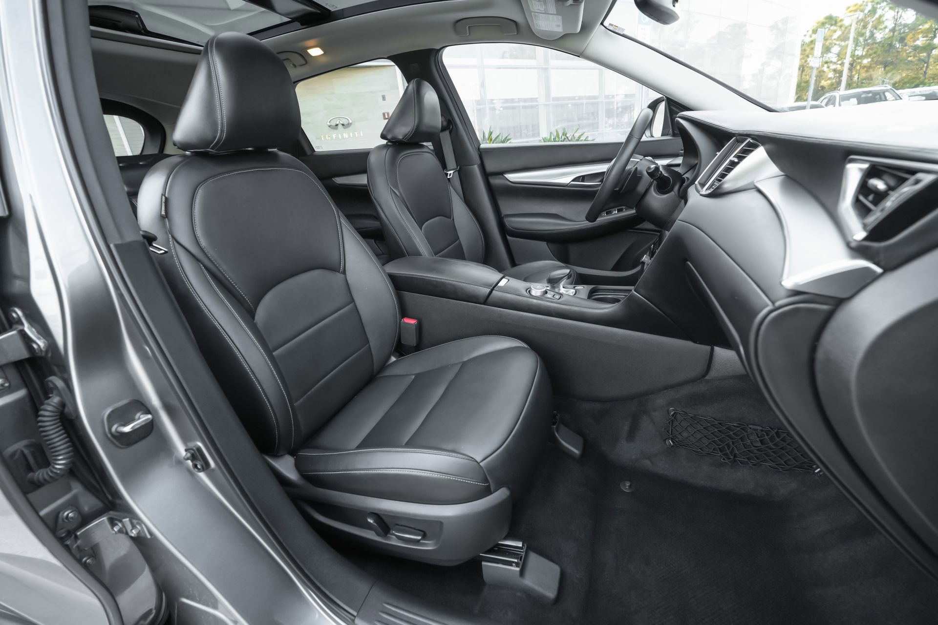 Used 2019 INFINITI QX50 Luxe w/ Navigation Package image 39