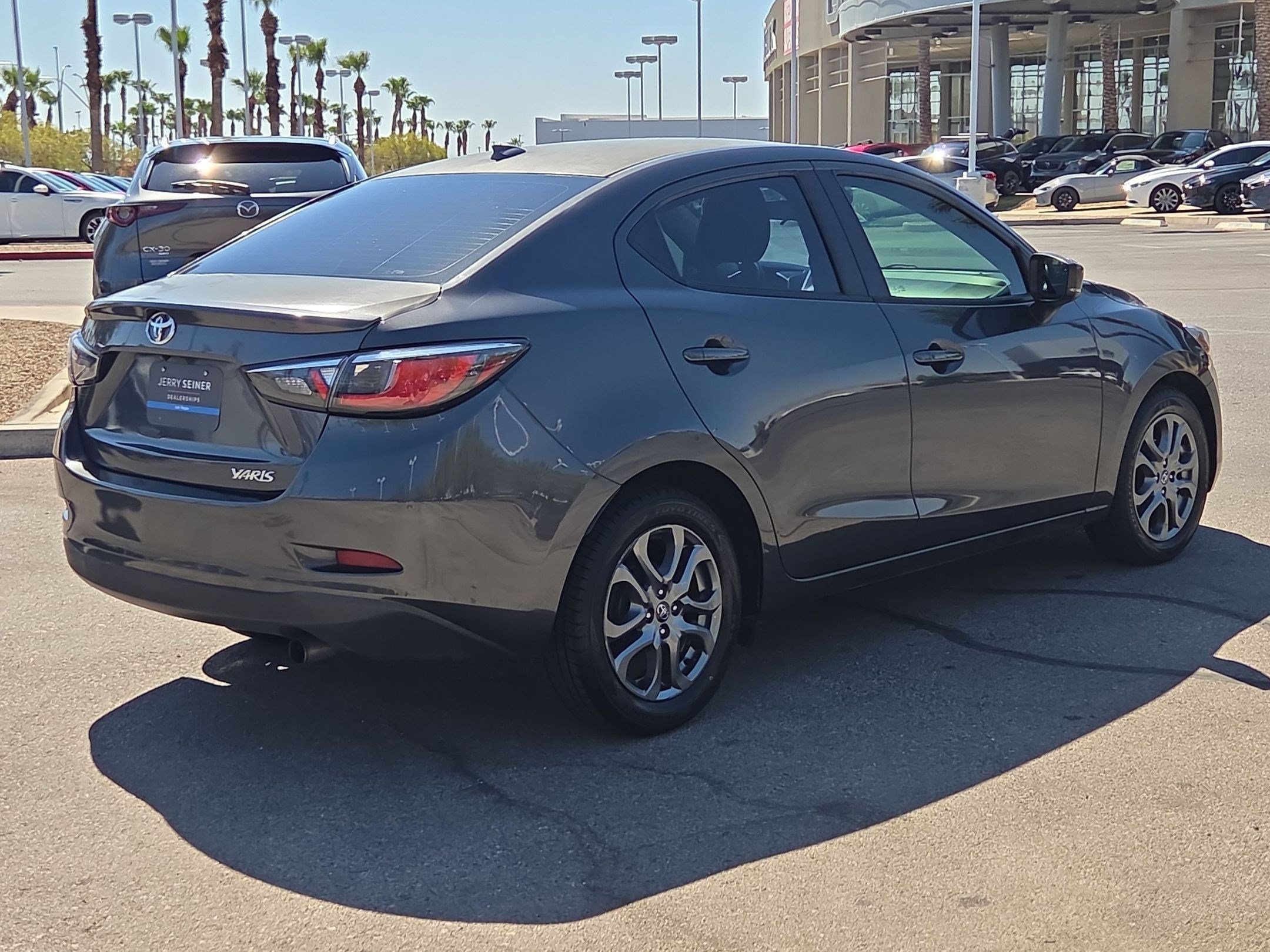 Used 2020 Toyota Yaris LE FWD image 5