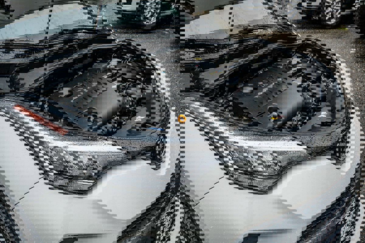 Used 2021 Toyota C-HR XLE image 38