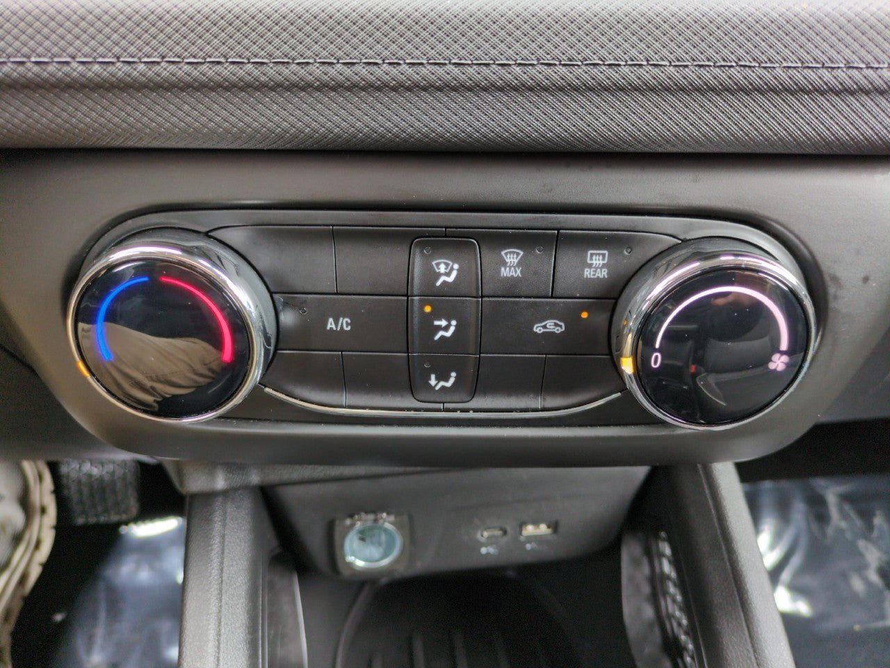 Used 2024 Chevrolet TrailBlazer LS w/ LS Convenience Package FWD image 25