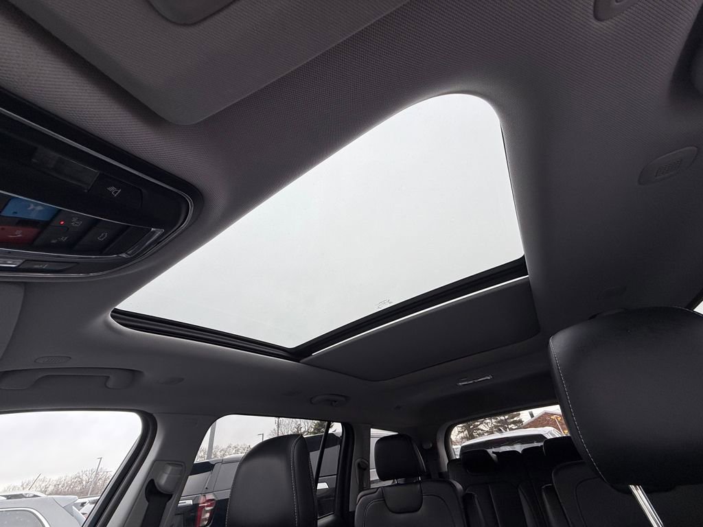 Used 2023 Jeep Grand Cherokee L Limited image 30