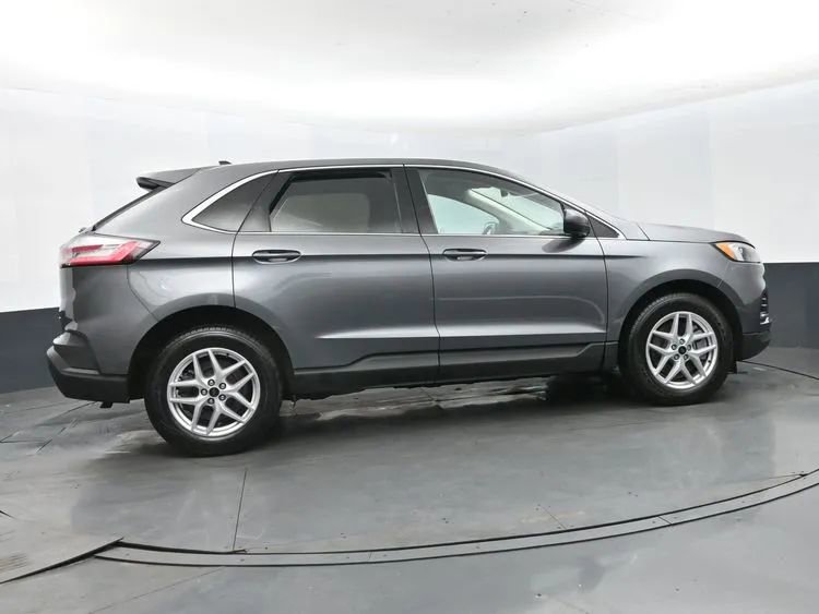 Used 2024 Ford Edge SEL image 4