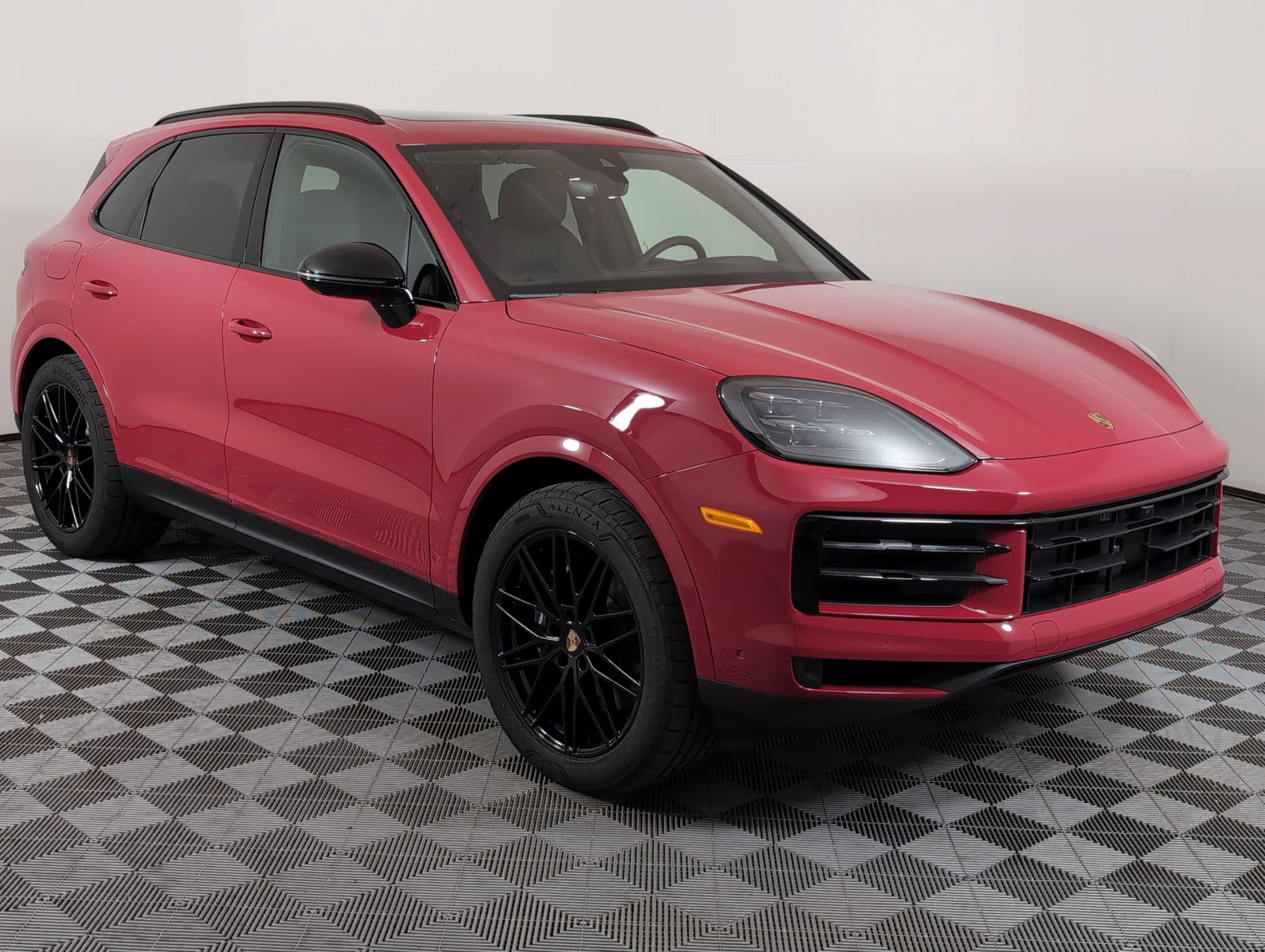 Certified 2025 Porsche Cayenne AWD/4WD image 10