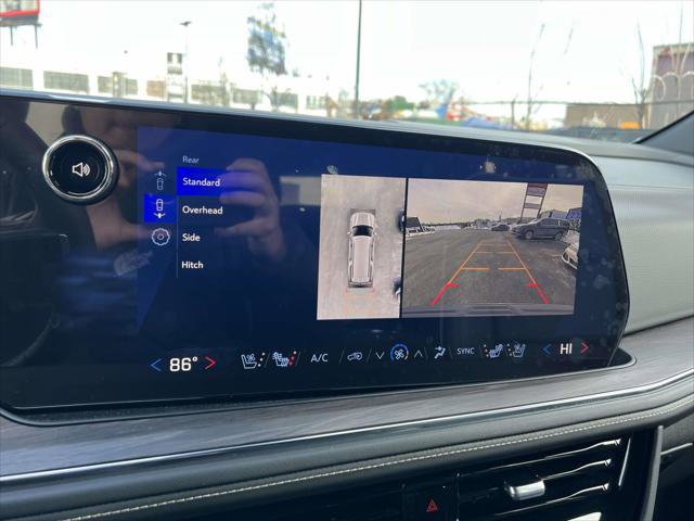 Used 2025 Chevrolet Suburban Premier image 28