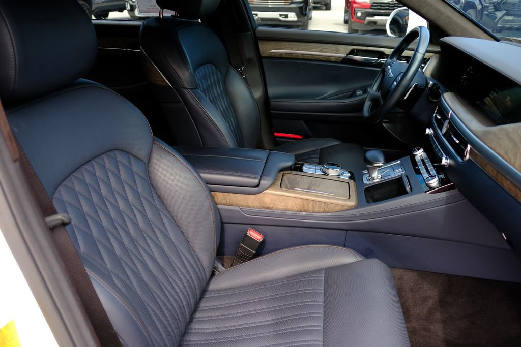 Used 2021 Genesis G90 3.3T Premium RWD image 33