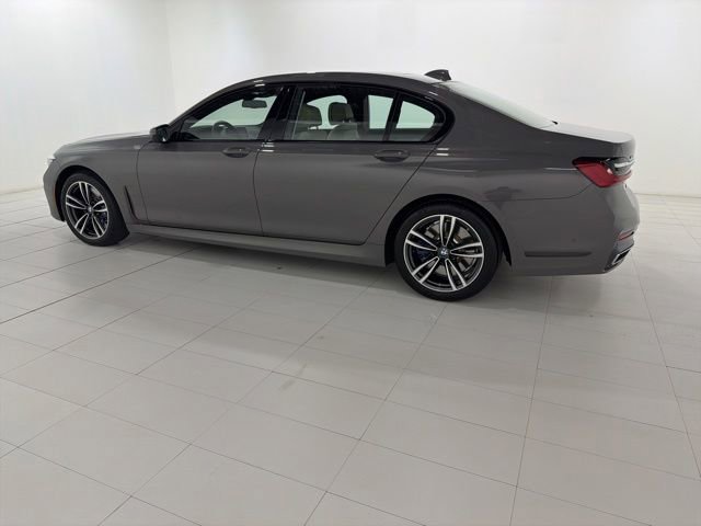 Used 2020 BMW 750i xDrive w/ Executive Package AWD/4WD image 2