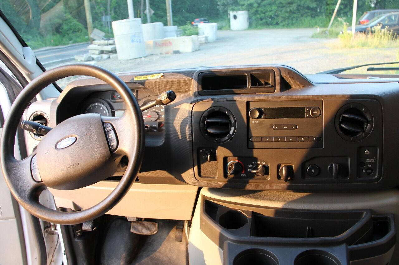 Used 2013 Ford E-250 and Econoline 250 E 250 3dr Cargo Van w/ PWR Group image 29