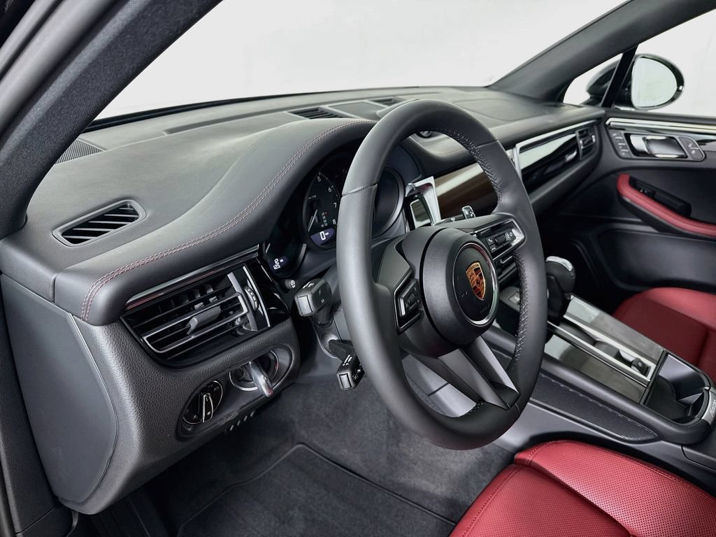 New 2026 Porsche Macan AWD/4WD image 4