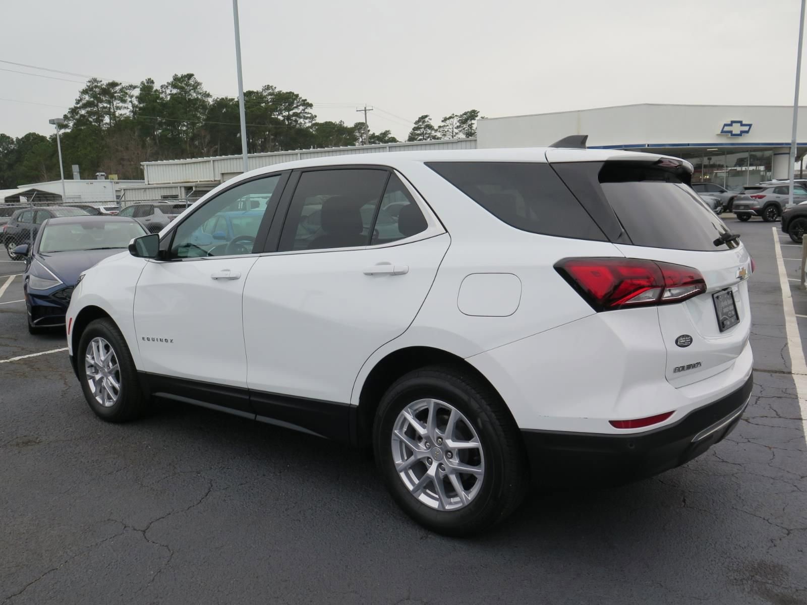 Used 2023 Chevrolet Equinox LT image 5