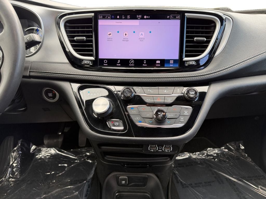 Used 2023 Chrysler Pacifica Touring-L w/ S Appearance Package FWD image 12