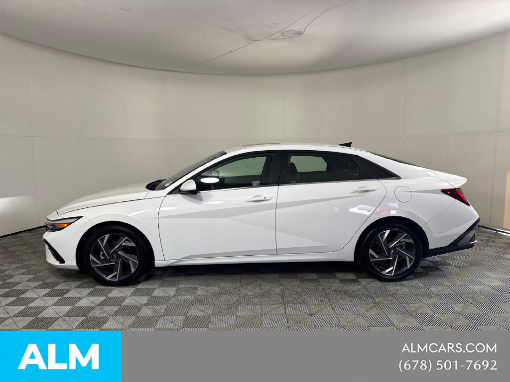 Used 2025 Hyundai Elantra SEL FWD image 10