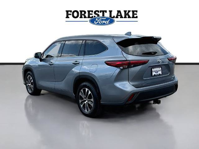 Used 2022 Toyota Highlander XLE FWD image 5