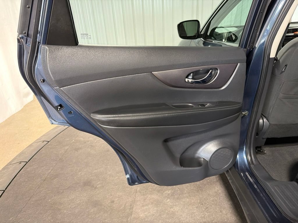 Used 2016 Nissan Rogue S w/ Appearance Package AWD/4WD image 17