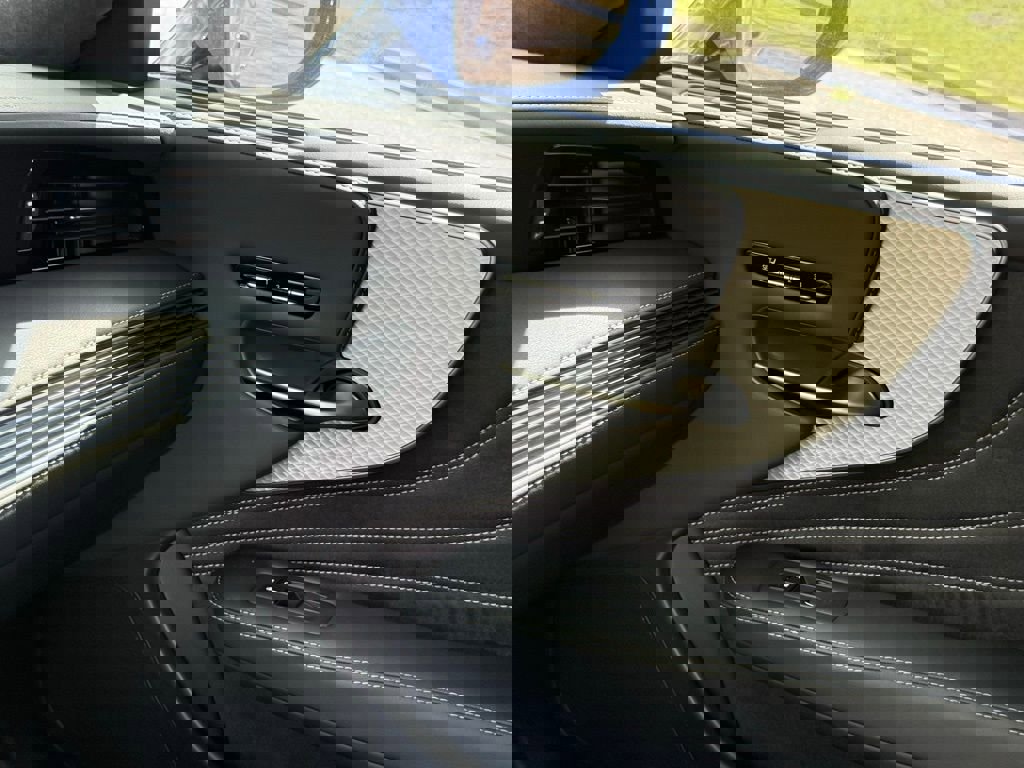 Certified 2025 Lexus LS 500 F Sport w/ Dynamic Handling Package image 39